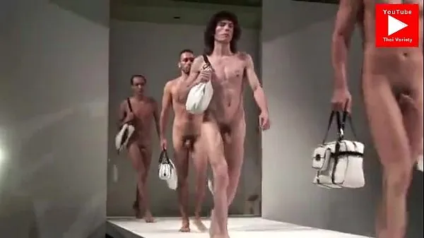 Naked guys on fashion show ताज़ा वीडियो दिखाएँ