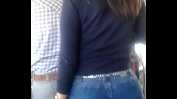 Εμφάνιση rich buttocks on the bus φρέσκων βίντεο