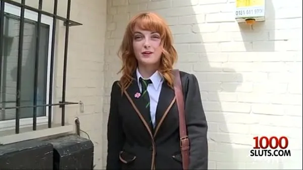 Redhead gets her Ass Destroyed friss videó megjelenítése
