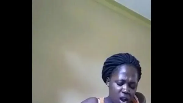 Prikaži Zambian girl masturbating till she squirts svežih videoposnetkov