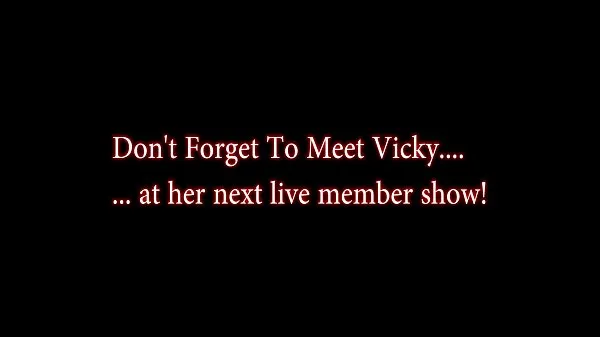 عرض HUGE Cumshot on Vicky Vette's Face - Santa Drops a Load مقاطع فيديو حديثة