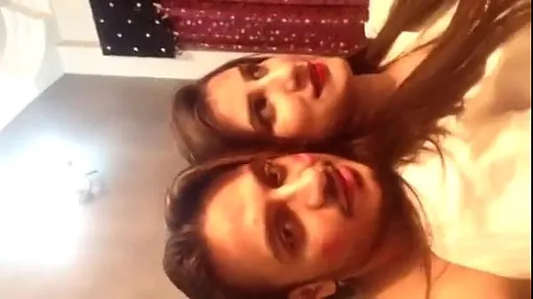 azka damn rude nimbuzz girl doing flirt with her husbands friend friss videó megjelenítése