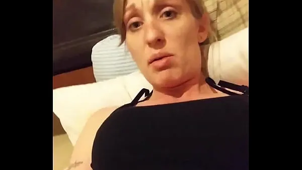 Amanda making her pussy squirt. Missing Black Greg تازہ ویڈیوز دکھائیں