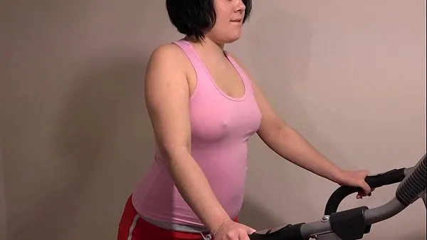 Mit einem Analstopper auf dem Laufband kombiniere ich Fitness und Orgasmus und trainiere saftigen Arschneue Videos anzeigen