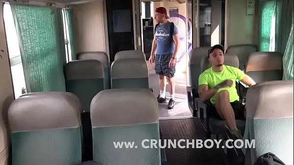 Afficher hétéro arabe baise bareback un gay dans le train public nouvelles vidéos