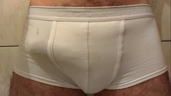 Prikaži Underwear hard cock bulge svežih videoposnetkov