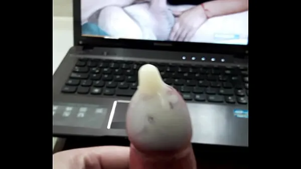 Tampilkan Cum in condom Video segar