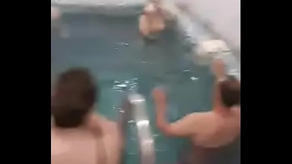 Näytä Lesbian spa action tuoretta videota