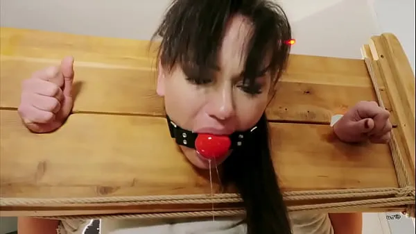 Mostra Bondage Domination Slave Skinny Girl Get Punitonuovi video