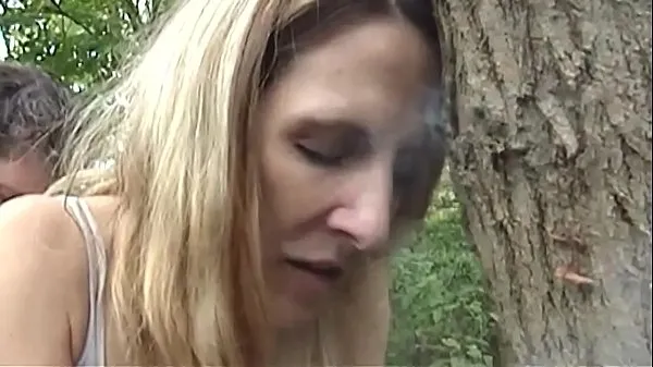 Mostra Marie Madison Public Smoke e Fuck in Woodsnuovi video