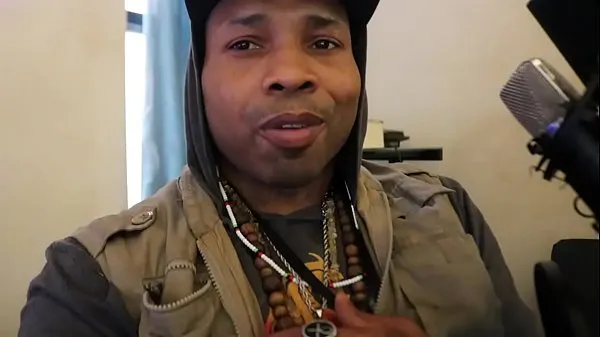 Zobraziť nové videá (Hassan Campbell Exposing the Hip Hop Industry Drama Editor presents)