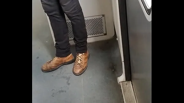 Mostrar erecto en el metro vídeos nuevos