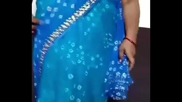 Indian woman stripping saree تازہ ویڈیوز دکھائیں