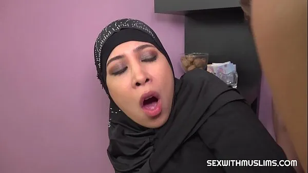 Heiße muslimische Babe wird hart geficktneue Videos anzeigen