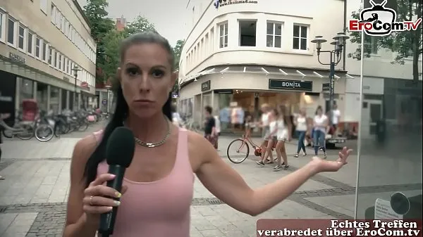 Tampilkan German milf pick up guy at street casting for fuck Video segar