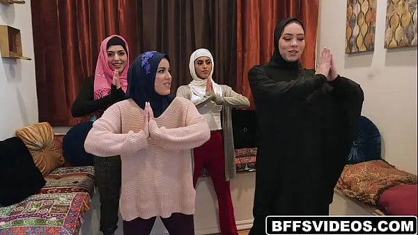このイスラム教徒の独身最後のパーティーは、男性のストリッパーがショーに参加し、恥ずかしがり屋のアラブの女の子が彼らの抑制を解放すると、ファックフェストに変わります 個の新鮮な動画を表示