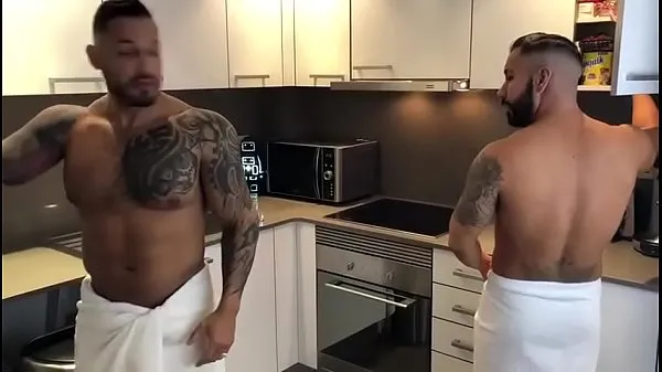 Mostrar Noel Santoro e Viktor Rom muito quente na musculatura gorda da manhã vídeos recentes