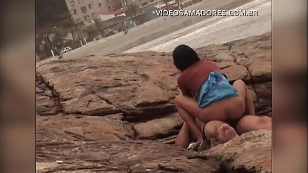 Das Exhibitionistenpaar wird beim Sex an einem Stadtstrand in Brasilien erwischtneue Videos anzeigen