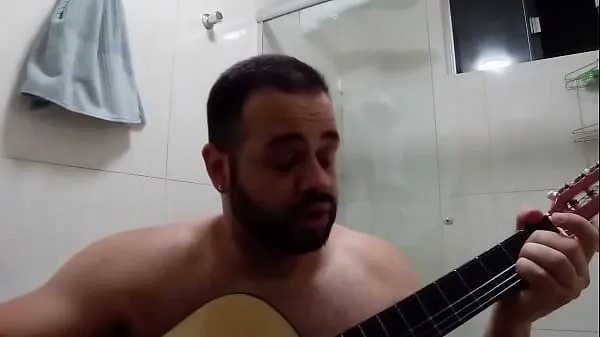 Zobraziť nové videá (I playing one in the bathroom)