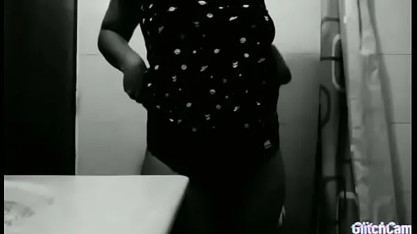 Visa My sexy girlfriend sent me this video from her parents' bathroom färska videor