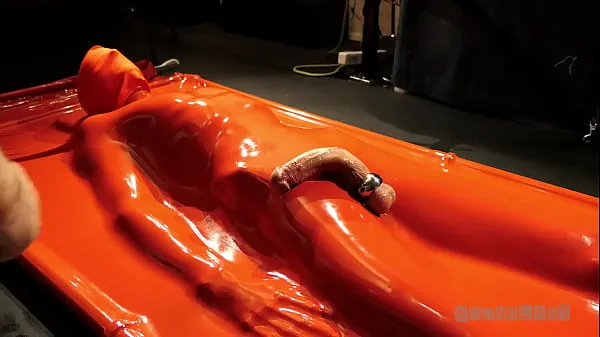 Vis Boundlads - Senstitive Slave in Vacbed nye videoer