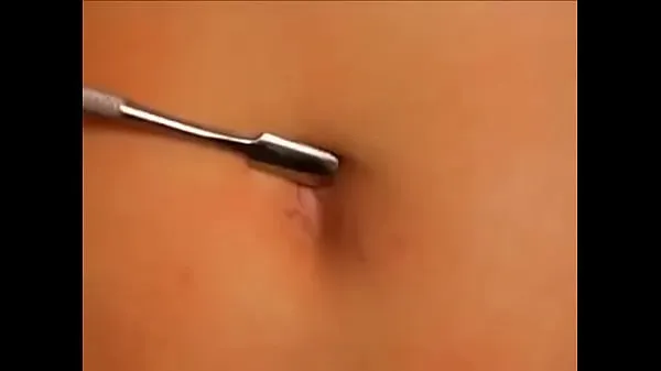 Stuff in Belly button ताज़ा वीडियो दिखाएँ