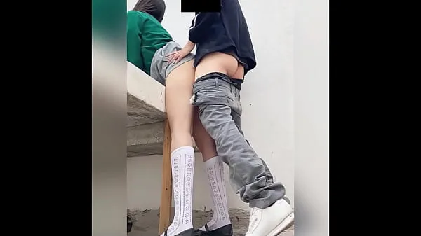 Mostrar Le DAN por el CULO a Colegiala Mexicana, Se Pone SALIVA y le DUELE al Principio! Estudiantes Mexicanos Haciendo Sexo ANAL en la ESCUELA! Sexo PUBLICO Amateur vídeos nuevos