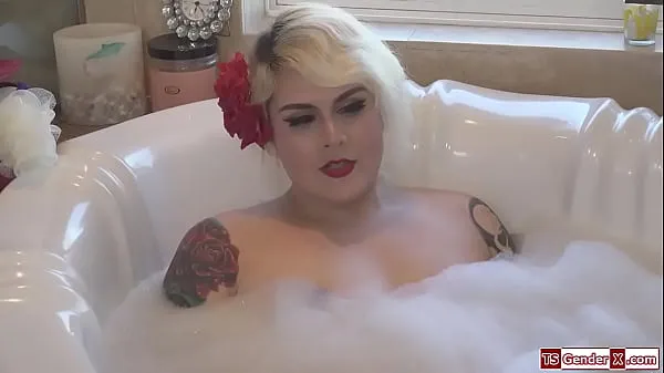 แสดง Trans stepmom Isabella Sorrenti anal fucks stepson วิดีโอใหม่