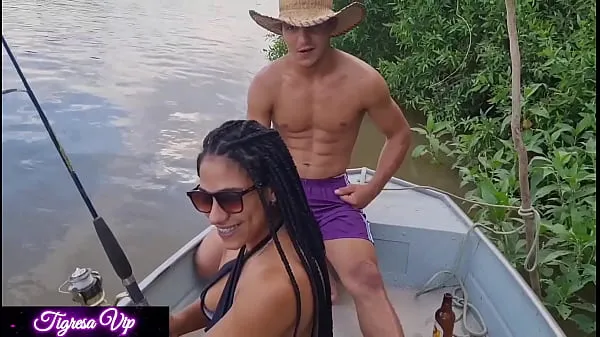 عرض Tigress Vip Goes fishing with her friend and the Fishing guides end up fucking the two very tasty on the riverbank and gets a lot of cum - Miia Thalia - Destroyer Vip مقاطع فيديو حديثة