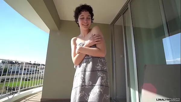 แสดง First FUCK outdoors! LinaLynn on the hotel balcony วิดีโอใหม่