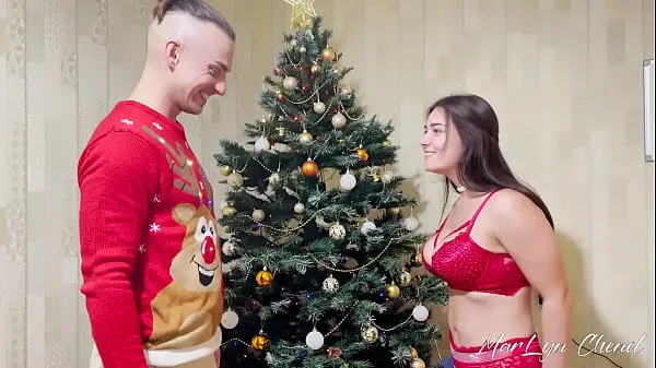 Afficher Joyeux Noël - Elle m'a donné son cul à baiser, en cadeau - MarLyn Chenel nouvelles vidéos