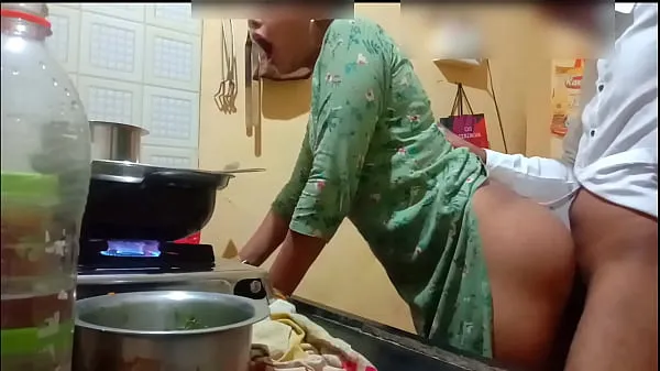 Mostrar India sexy esposa se la follan mientras cocina vídeos nuevos