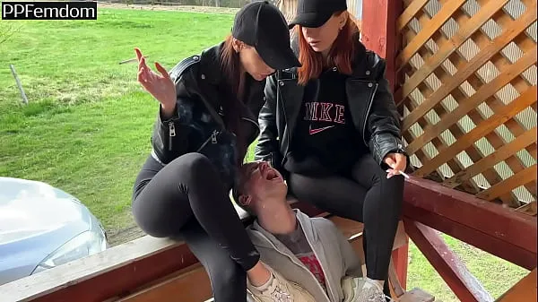 Double Femdom Human Ashtray And Spitting Outdoor With Sofi And Kira friss videó megjelenítése