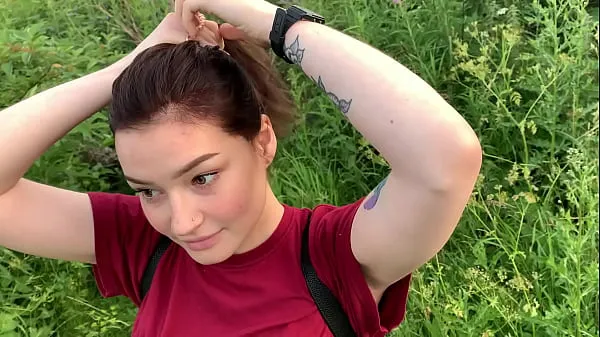 Afficher publique en plein air avec creampie d'une fille timide dans les buissons - Olivia Moore nouvelles vidéos