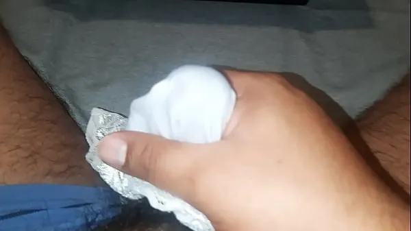 Tunjukkan Quick cumshot on my friend's lace panties Video baharu