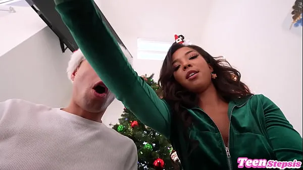 Toon Cute Petite Ebony Babe Let Me Use Her Tight Pussy For Christmas - Malina Melendez Johnny Love nieuwe video's