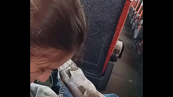 I LIKE TO SUCK MY BOYFRIEND'S DICK ON THE BUS UNTIL HE COMES 個の新鮮な動画を表示