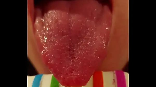 Mostrar ASMR Lamiendo y Ruidos de la Lengua vídeos nuevos