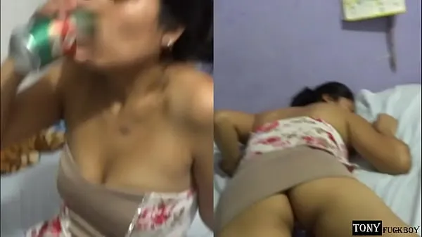 Pained and spiteful, she sucks some chelas and asks me to destroy her hole so she can forget about her boyfriend... she likes sucking and she likes it in the ass تازہ ویڈیوز دکھائیں