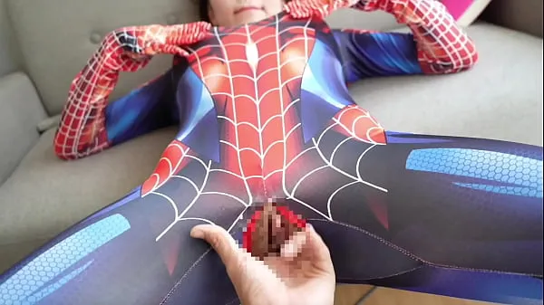 Subjektiv] Der beliebte Spider-Man lässt seine Klitoris mit Fingern quälen! Obwohl sie wegen ihres anstößigen Aussehens schüchtern ist, kommt sie immer wieder, Höhepunkt, Scham, Training, Cosplay, große Brüste, sneue Videos anzeigen